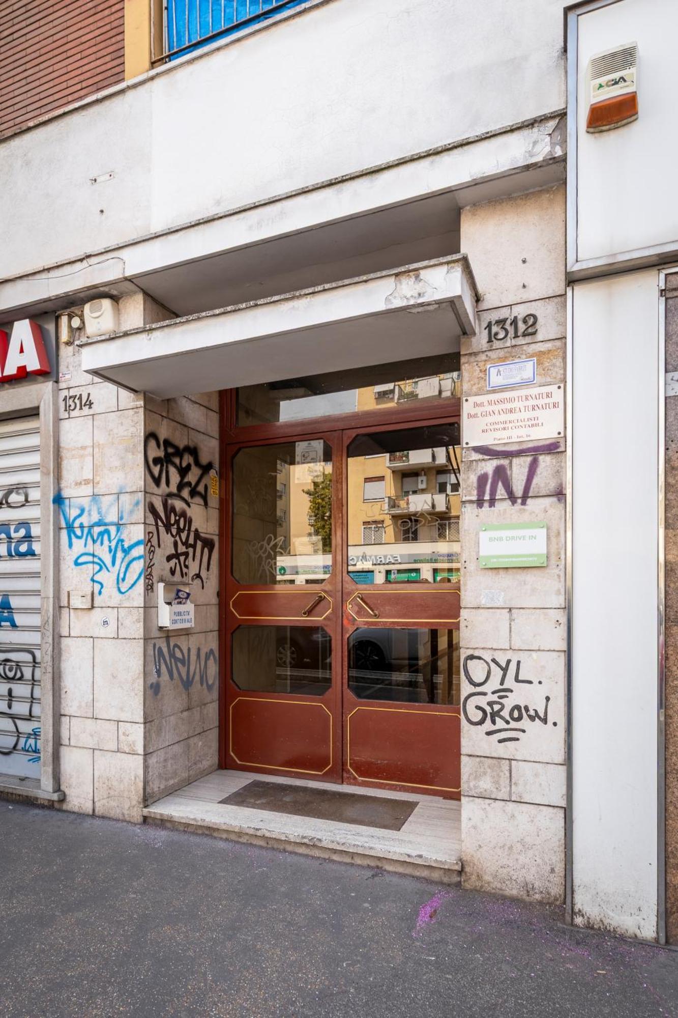 Bnb Drive In Roma Exterior foto